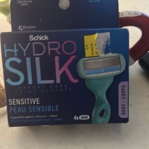 Schick‎ Hydro Silk Sensitive Razor - Teal